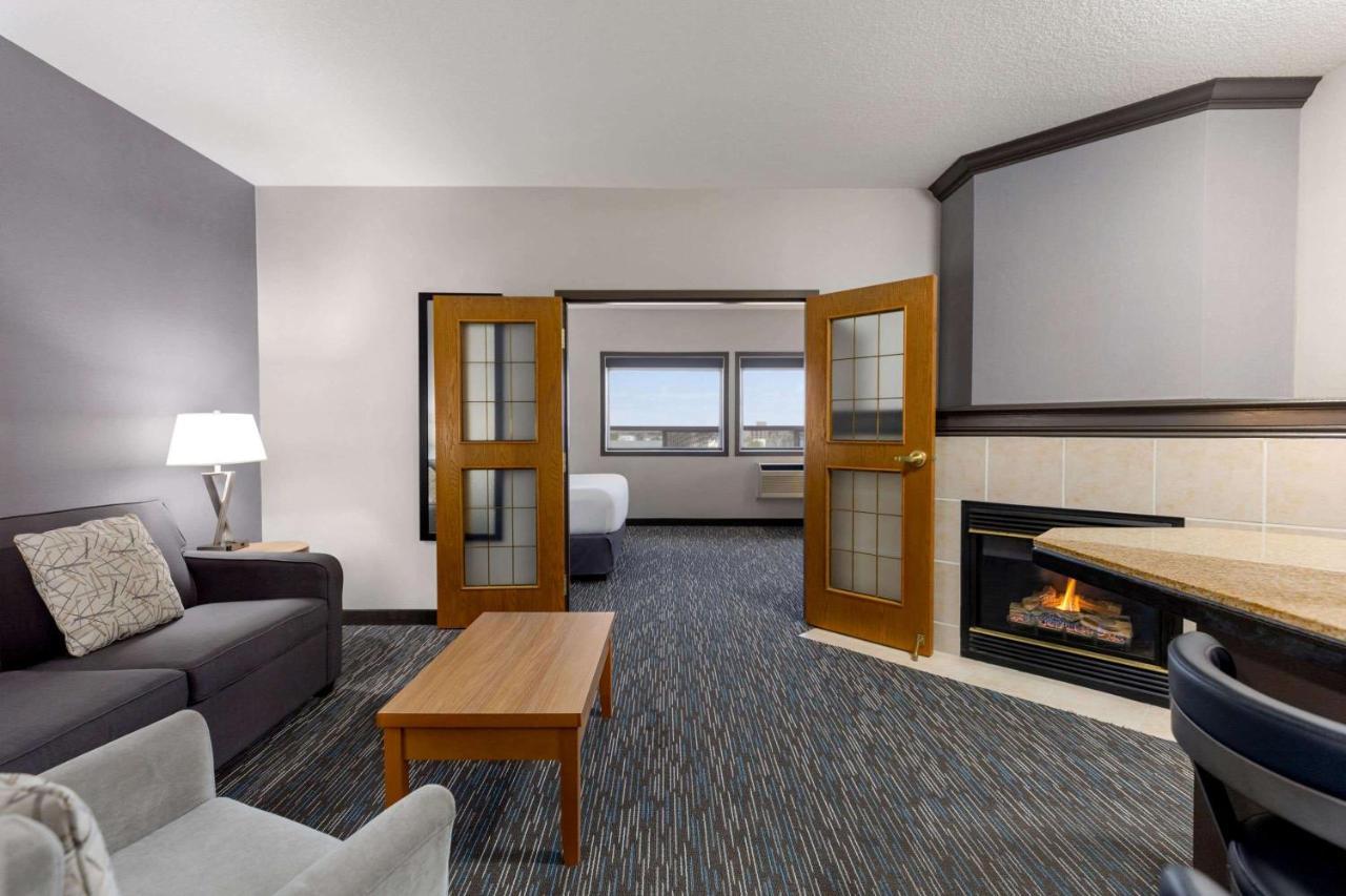 Wingate By Wyndham Lethbridge Hotel Eksteriør billede
