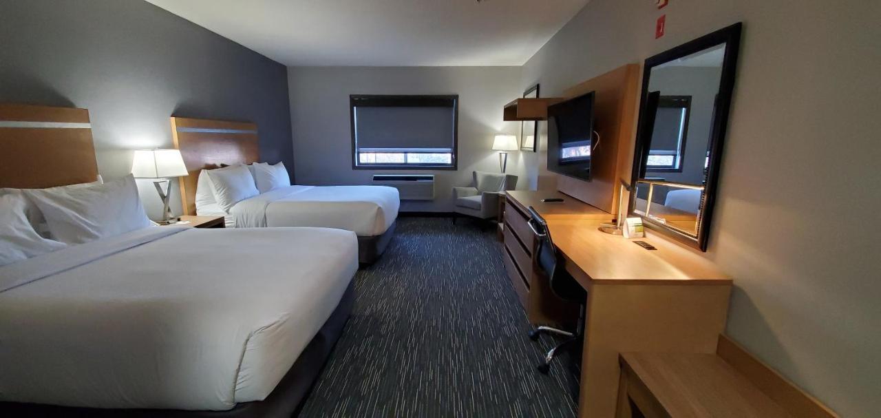 Wingate By Wyndham Lethbridge Hotel Eksteriør billede
