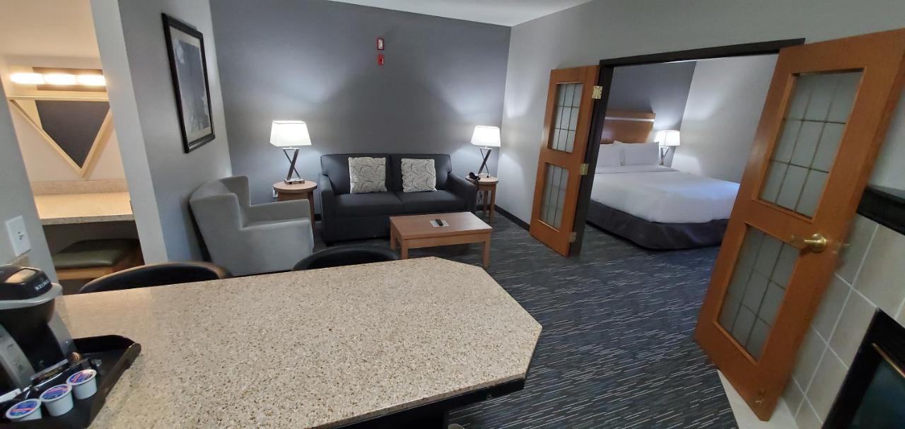Wingate By Wyndham Lethbridge Hotel Eksteriør billede